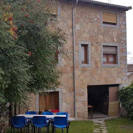 Casa Rural El Casillo Del Abuelo Goyo * נאבארדונדה דה גרדוס